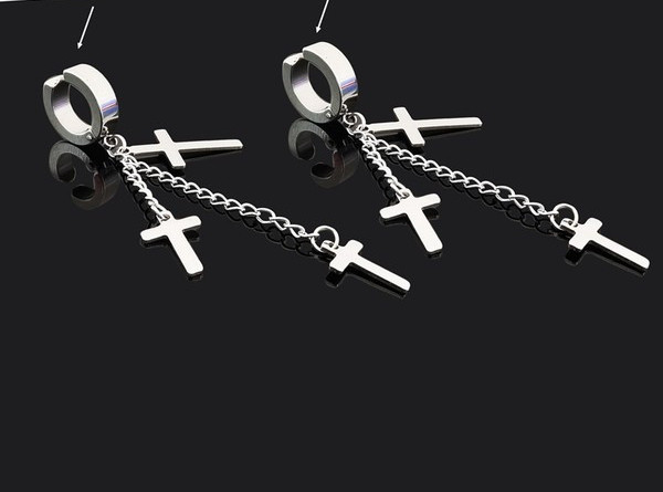 Ležerne muške naušnice s privjeskom u obliku križa