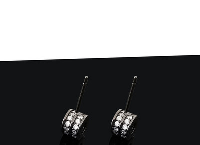 Μοντέρνα ανδρικά σκουλαρίκια δίχρωμα με διακοσμητικές πέτρες