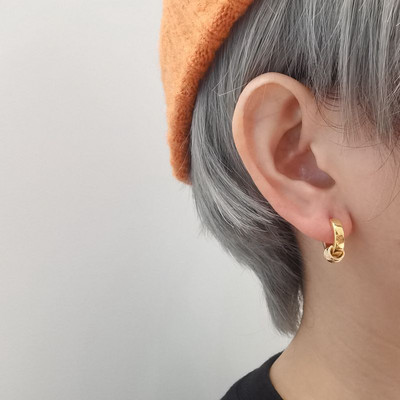 Vīriešu auskaru gredzeni zelta krāsā