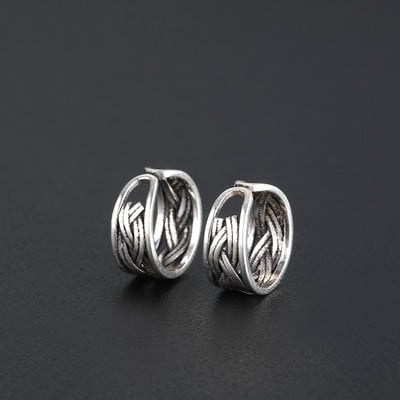 Meeste kõrvarõngad sõrmused mitme mudeli hõbedast värvi