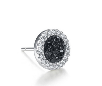 Vīriešu auskari ar apaļu formu un dekoratīviem akmeņiem