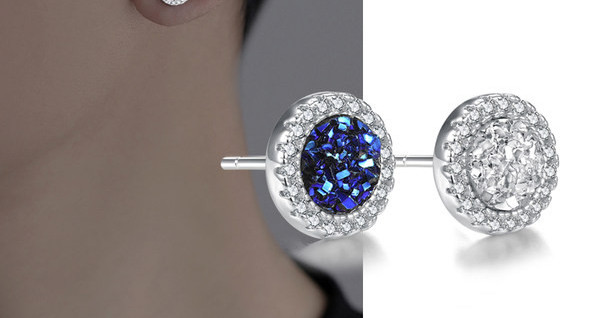 Vīriešu auskari ar apaļu formu un dekoratīviem akmeņiem