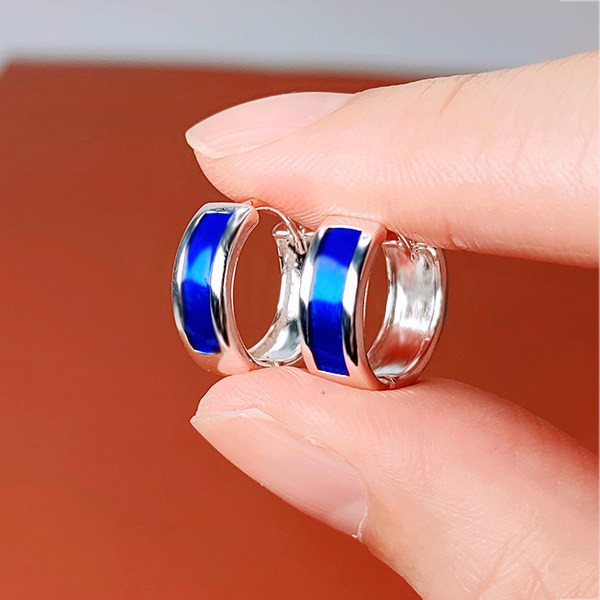 Muške naušnice prstenje sa šarenim ukrasnim kamenčićima