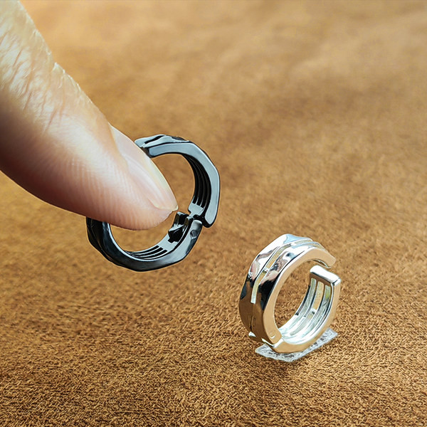 Ανδρικά δαχτυλίδια σε ασημί και μαύρο χρώμα