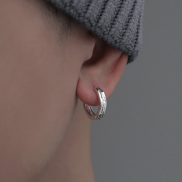 Stílusos férfi gyűrűk két színben