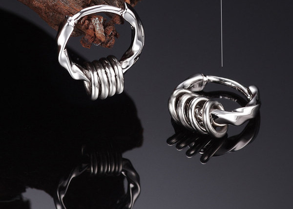 Νέο μοντέλο σκουλαρίκια δαχτυλίδια δύο χρωμάτων για άνδρες