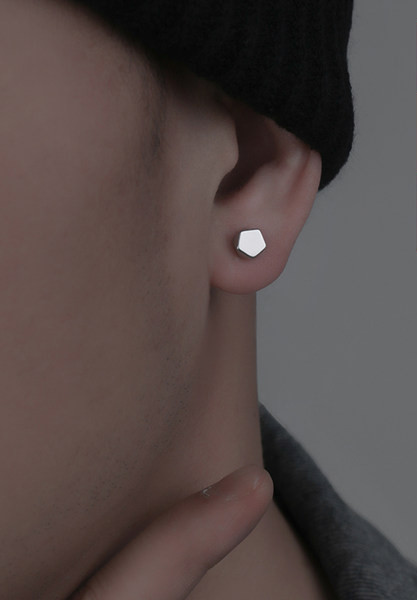 Férfi fülbevaló 1 db ezüst és fekete színben