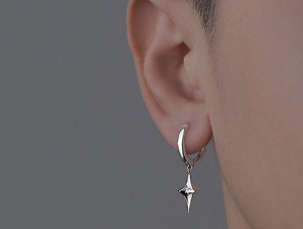 Ανδρικά σκουλαρίκια με μενταγιόν με αστέρι