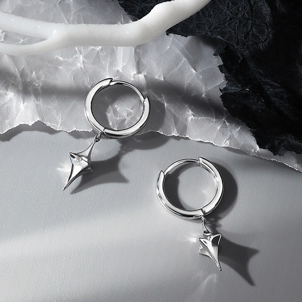 Ανδρικά σκουλαρίκια με μενταγιόν με αστέρι