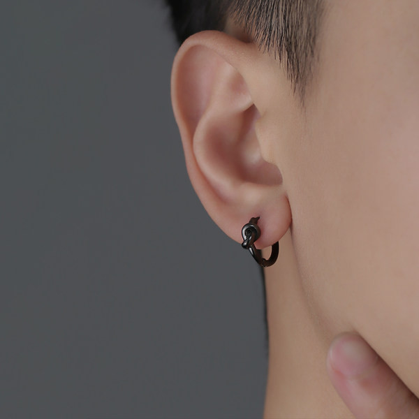 Alkalmi karikás fülbevaló - ezüst és fekete színben