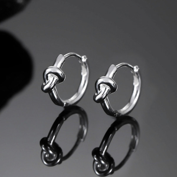 Alkalmi karikás fülbevaló - ezüst és fekete színben