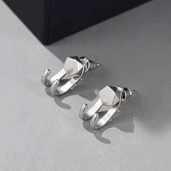 Vīriešu moderni divu krāsu auskari