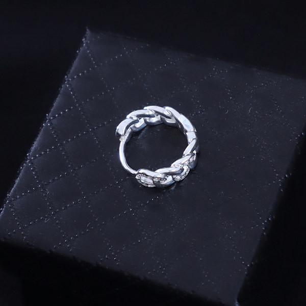 Kerek alakú férfi fülbevaló