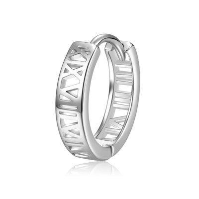 Férfi római számokkal ellátott fülbevaló