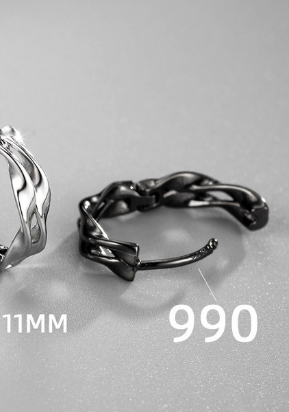 Muške naušnice u srebrnoj i crnoj boji okruglog oblika