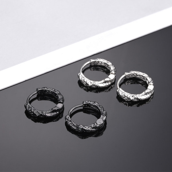 Ikdienas vīriešu auskari divās krāsās