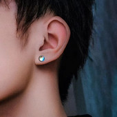 Vīriešu auskari ar akmeni