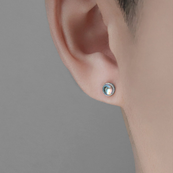 Vīriešu auskari ar akmeni