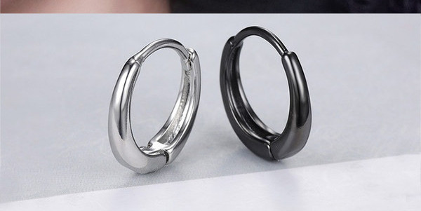 Ikdienas stīpas auskari sudraba un melnā krāsā