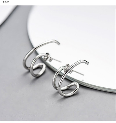 Vīriešu auskari ar modernu ģeometrisku dizainu