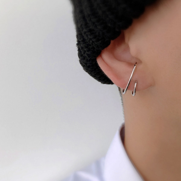 Vīriešu auskari ar modernu ģeometrisku dizainu