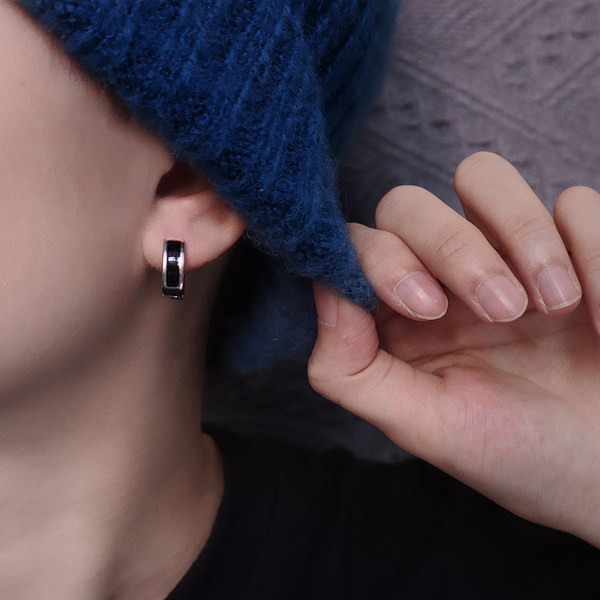 Ανδρικά δαχτυλίδια σε ασημί χρώμα με διακοσμητικές πέτρες