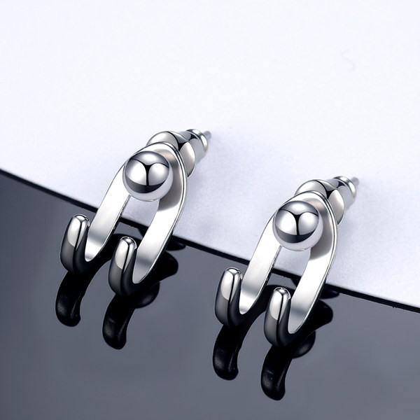 Ανδρικά σκουλαρίκια σε βίδα σε ασημί χρώμα