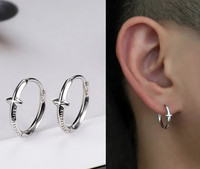 Vīriešu stīpas auskars ar krustiņu