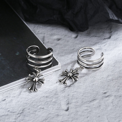 Ασημένιο ανδρικό σκουλαρίκι με μενταγιόν