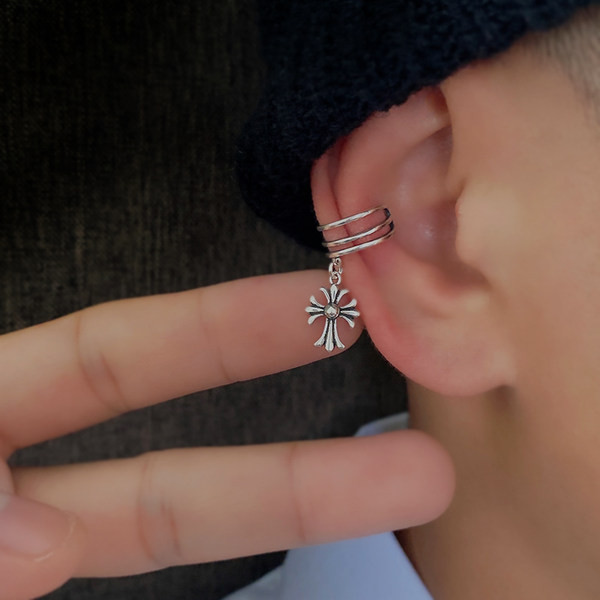 Ασημένιο ανδρικό σκουλαρίκι με μενταγιόν