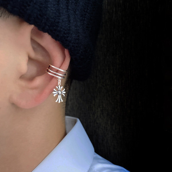 Ασημένιο ανδρικό σκουλαρίκι με μενταγιόν