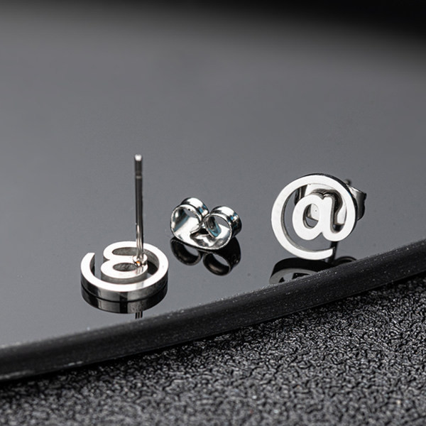 Ikdienas vīriešu auskari sudraba krāsā