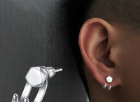 Két színű férfi fülbevaló