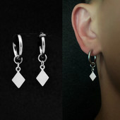 Ανδρικά σκουλαρίκια σε ασημί χρώμα - με μενταγιόν