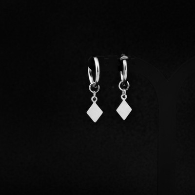 Ανδρικά σκουλαρίκια σε ασημί χρώμα - με μενταγιόν