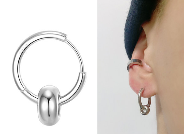 Vīriešu auskars ar kulonu sudraba un zelta krāsā