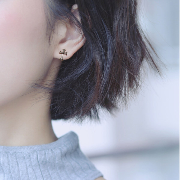 Férfi fülbevaló kereszt alakú két színben