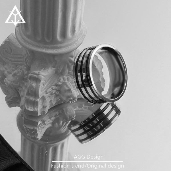 Vīriešu plats titāna tērauda gredzens