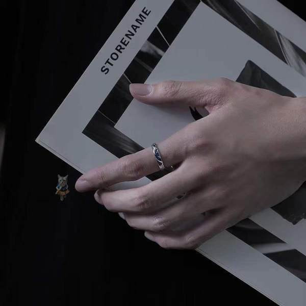 Vīriešu gredzens sudraba krāsā - ar zilu zvaigzni