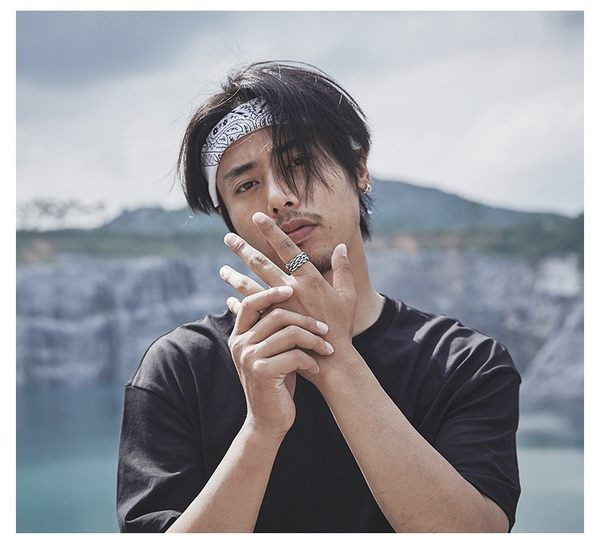 Reguliuojamas vyriškas žiedas – sidabro spalvos