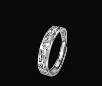 Ρυθμιζόμενο δαχτυλίδι σε ασημί χρώμα