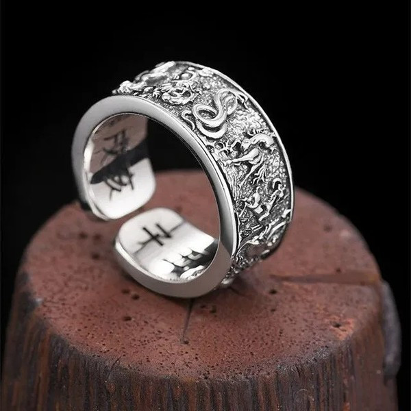 Graviruotas vyriškas žiedas iš plieno