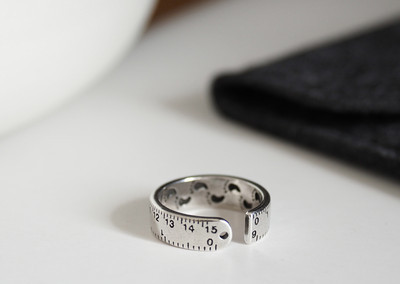 Ανδρικό ρυθμιζόμενο δαχτυλίδι σε ασημί χρώμα