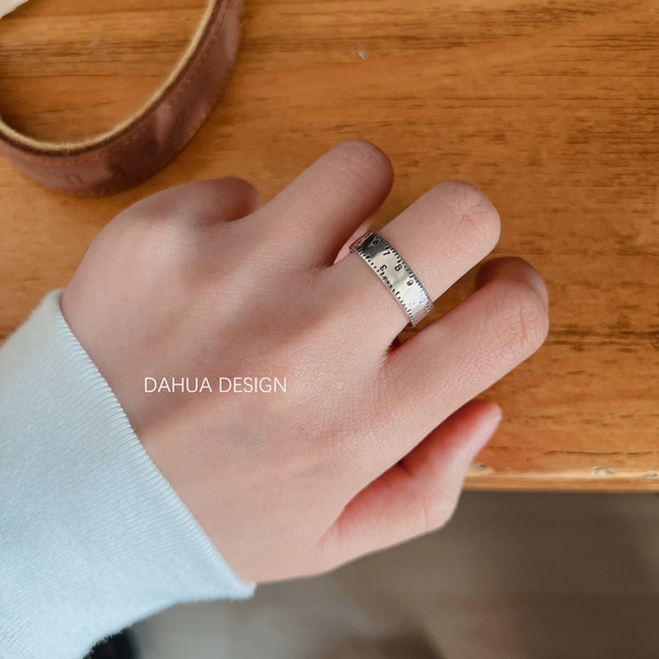 Ανδρικό ρυθμιζόμενο δαχτυλίδι σε ασημί χρώμα