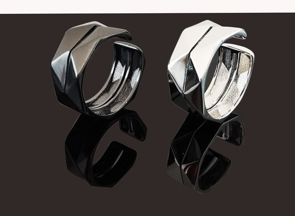 Καθαρό μοντέλο ρυθμιζόμενο δαχτυλίδι για άνδρες