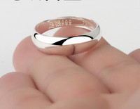 Μοντέρνο ανδρικό δαχτυλίδι σε ασημί χρώμα