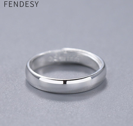 Ρυθμιζόμενο δαχτυλίδι σε ασημί χρώμα για άνδρες