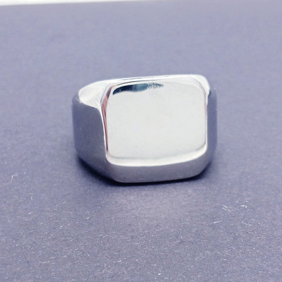 Muški prsten sa natpisom od čelika