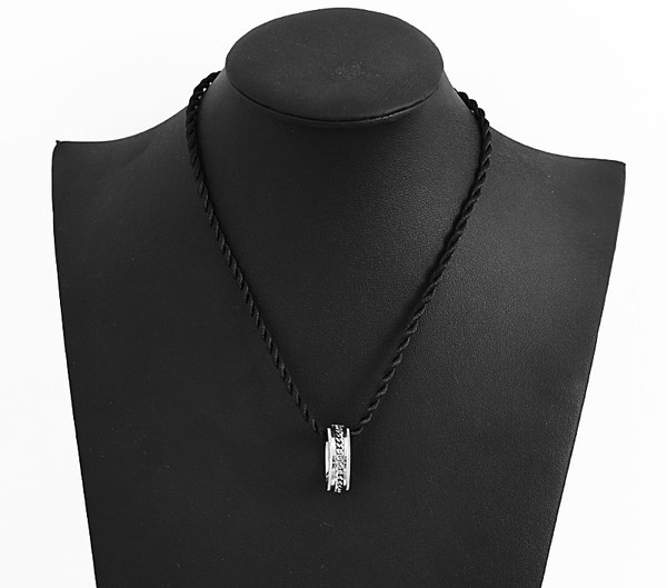 Vīriešu stīpas tipa gredzens - ar dekoratīvu bizi