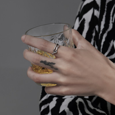 Tiszta férfi gyűrű ezüst színben